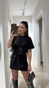 Siyah Kurdele Detaylı Kısa Kol Tshirt