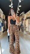 Siyah Leopar Desenli Bol Paça Pantolon 