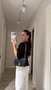 Siyah Ön Büzgü Detaylı Vatkalı Bluz