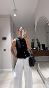 Siyah Ön Düğmeli Fırfırlı Triko Yelek