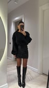 Siyah Ön Yırtmaçlı Pullu Etek 
