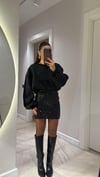 Siyah Ön Yırtmaçlı Pullu Etek 