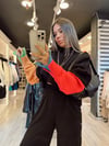 Siyah Renk Marka Model Kol Detaylı Sweat
