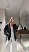 Siyah V Yaka Saten Ravi Gömlek
