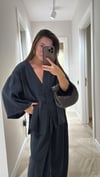 Siyah V Yaka Tek Düğmeli Bluz 