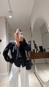 Siyah Yaka Fırfırlı Transparan Gömlek