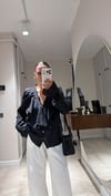 Siyah Yaka Fırfırlı Transparan Gömlek