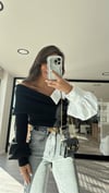 Siyah Yaka Gömlek Detaylı Triko Kazak