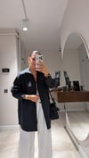 Siyah Yan Yırtmaçlı Oversize Gömlek