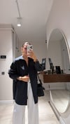 Siyah Yan Yırtmaçlı Oversize Gömlek