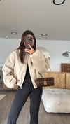 Bej Fermuarlı Cepli Bomber Ceket 