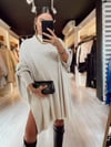 Taş Renk Yanları Yırtmaçlı Oversize Triko Kazak