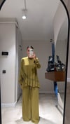 Yağ Yeşili Bluzu Fırfırlı Pantolon Takım