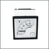 Direkt girişli 90° DC voltmetre 48x48 mm Skala 40V