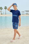 Erkek Çocuk Polyester + Elastan Summer Yazılı Tişört ve Desenli Şortlu Boneli Üçlü Mayo