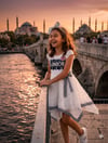 Kız Çocuk Asimetrik Şeritli Beyaz Dantelli ElbiseElbiseHilal Akıncı Kids