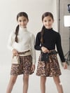 Siyah Kazak , Leopar Desenli Şort ve Çanta 2`li TakımıAlt-Üst TakımHilal Akıncı Kids