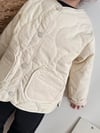 KREM CEPLİ KAPİTONE CEKET