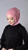 Pembe Pratik Hazır Geçmeli Tesettür Eşarp Sandy Kumaş Arkadan Çıtçıtlı - Hürrem Bone 2206_04