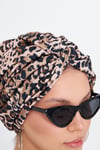 Pudra Çapraz Büzgülü Tesettür Bone Sandy Leopar Desen - Hürrem Bone 2511_06