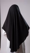 Siyah Pratik Hazır Geçmeli Tesettür Eşarp Pamuk Caz Kumaş Tek Katlı Çapraz Hijab - Hürrem Bone 2305_01