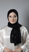 Siyah Pratik Hazır Geçmeli Tesettür Şal Örme Kumaş Taşlı Çiçek Desenli  - Hürrem Bone 2118C_01