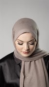 Vizon Pratik Hazır Geçmeli Tesettür Şal Örme Kumaş Taşlı Yıldız Desenli  - Hürrem Bone 2118Y_10
