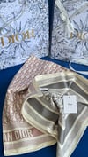 ÇİFT YÖNLÜ ORJİNAL İTHAL DIOR EŞARP 