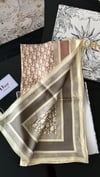ÇİFT YÖNLÜ ORJİNAL İTHAL DIOR EŞARP 