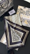 GRİ / SİYAH ÇİFT YÖNLÜ ORJİNAL İTHAL DIOR EŞARP 