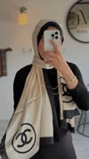 KREM / SİYAH GEÇİŞLİ İPEK ŞAL