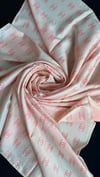 ORJİNAL DESEN PUDRA PEMBE TWİL EŞARP 