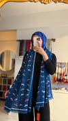 SAKS MAVİ AT DESENLİ YÜN İPEK ŞAL