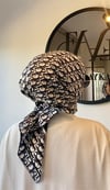 SİYAH DIOR ŞERİTLİ EŞARP 
