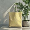 Açık Sarı Zemin Üzerine Lavanta Lila Puantiyeler Dijital Baskılı Kumaş