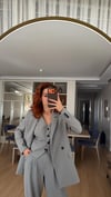 ARDUVAZ GRİ  OVERSIZE CEKET YELEKLİ PİLE DETAY PALAZZO OVERSİZE CEKET TAKIM ELBİSE1