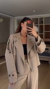Bej  Kısa Trençkot Kemerli Pantolon Takım 