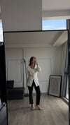 Beyaz Geniş Kruvaze Yaka Bağcıklı Gömlek