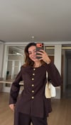 Kahve  Gold Çiçek Düğmeli Pileli Ceket Cepli Pileli Pantolon Takım 