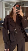 Kahve Kısa Trençkot Kemerli Pantolon Takım 