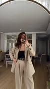LATTE BEJ PİLE DETAY PALAZZO PANTOLON  OVERSİZE  ASTARLI CEKET TAKIM ELBİSE1