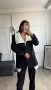 Siyah Kol Düğmeli Tasarım Blazer Ceket