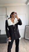 Siyah Kol Düğmeli Tasarım Blazer Ceket