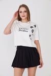  Sortie CollectionFEIYU Peacefulness Gül Baskılı Rahat Kalıp Basic Tişört Ekru