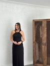 CALVİN YAKA DETAYLI MAXİ SİYAH ELBİSE