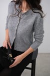 HULLY DÜĞMELİ GRİ YUMOŞ HIRKA