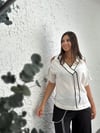 LAPTA BEYAZ OMUZ DETAYLI BLUZ