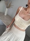NİLS BÜZGÜ DETAYLI BEJ CROP