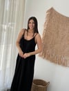 PİRGA ASKILI SİYAH MÜSLİN ELBİSE
