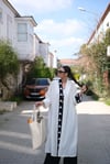 SORELLE ŞERİT DETAYLI BEYAZ KAFTAN